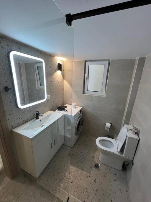 Cozy New Apartment Nearby Metro Афіни Екстер'єр фото