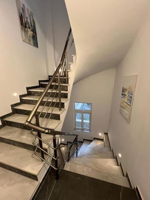 Cozy New Apartment Nearby Metro Афіни Екстер'єр фото